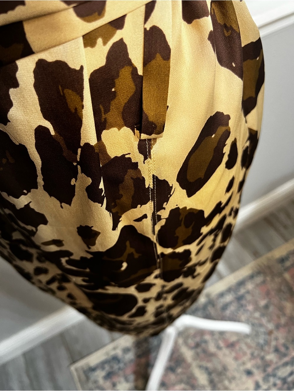 Diane Von Furstenberg DVF Silk 6
Medium Button Down Dress With Belt - Picture 6 of 14